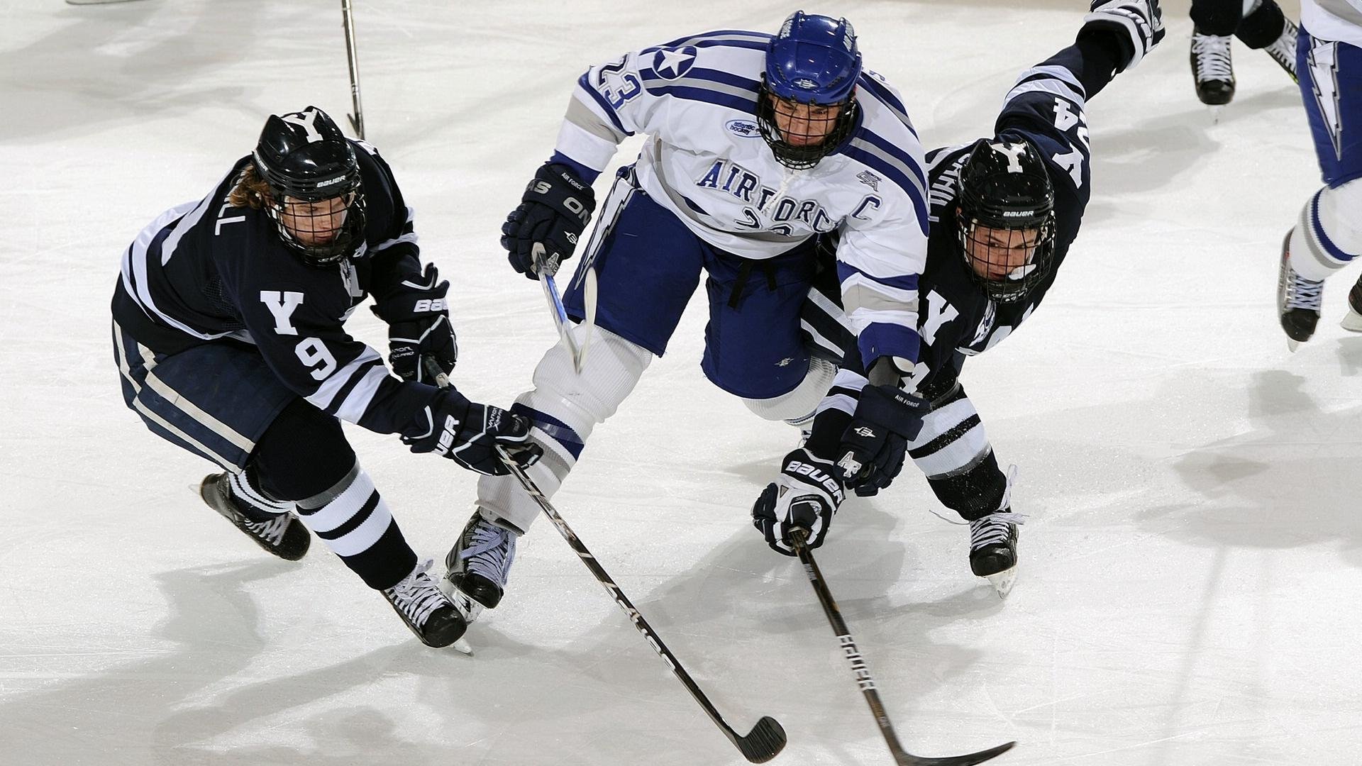 熊猫体育官方-西甲国家德比之夜，武切维奇彻底打爆防线
