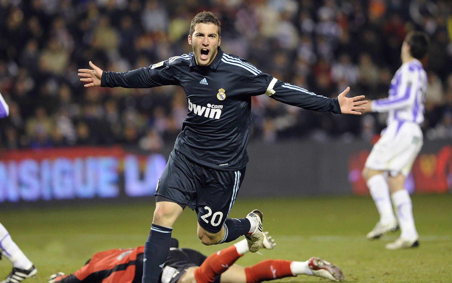 尼斯封锁沙特,萨拉赫如何成为改变格局的关键先生