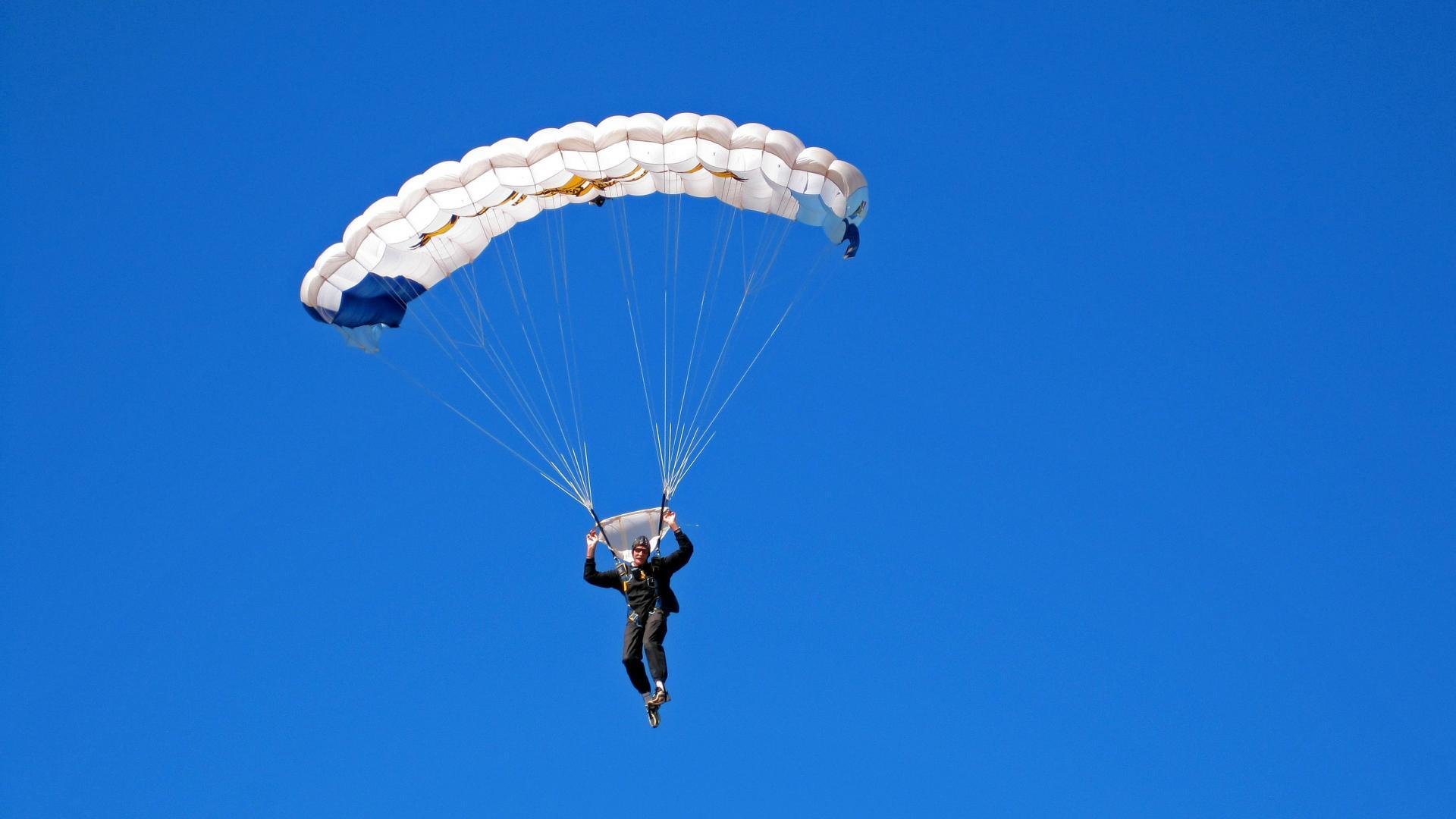毫厘间的王座，哈斯绝境逆袭，拉塞尔单骑定江山