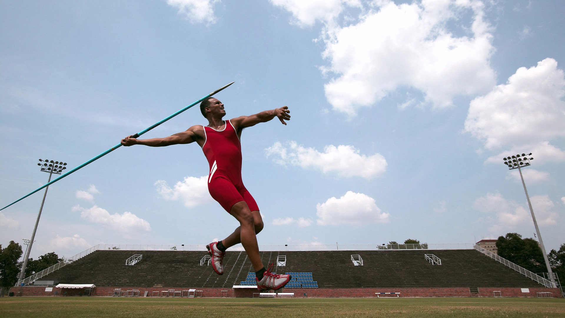 从墨尔本到都灵，阿尔卡拉斯点燃赛场，年终总决赛逆转澳网遗憾